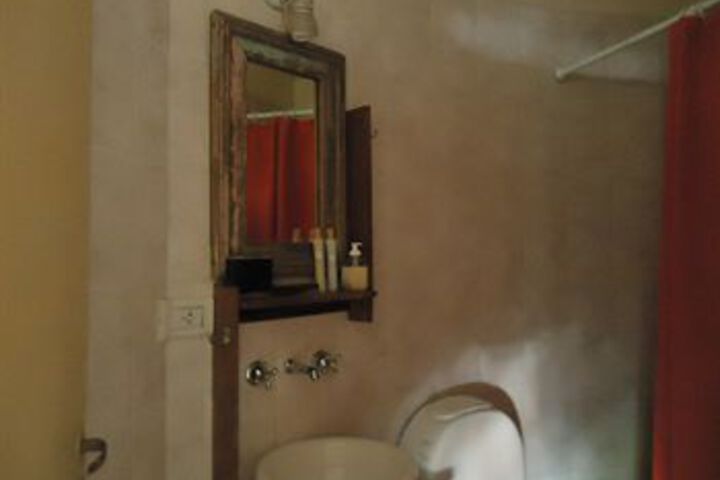 Room 4 of 20