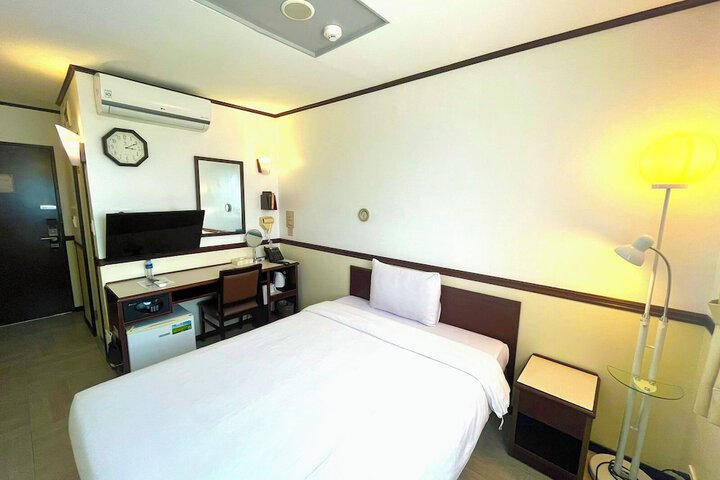 Room 19 of 49