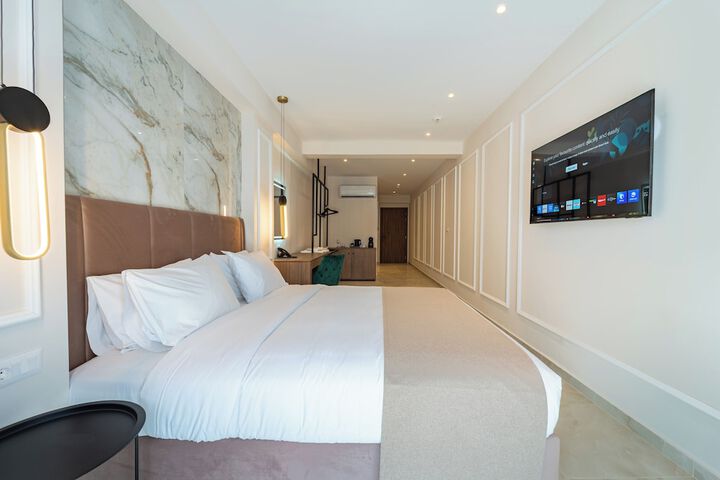 Room 8 of 187