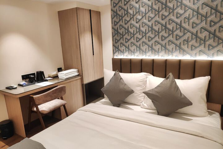 Room 15 of 41