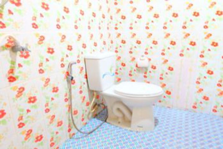 Room 4 of 25