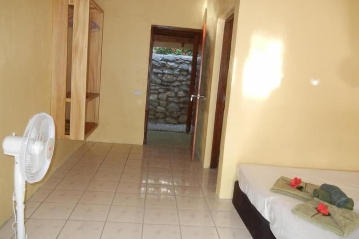 Room 6 of 24