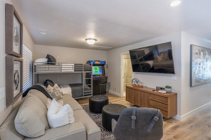 Room 14 of 37
