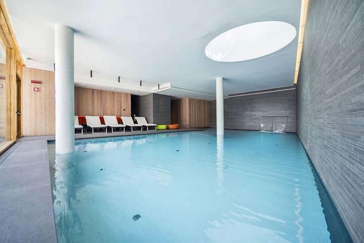 Pool 33 of 49