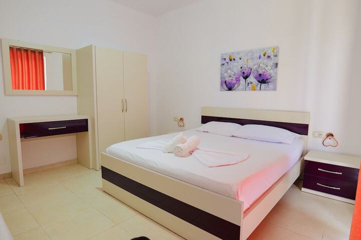 Room 27 of 111