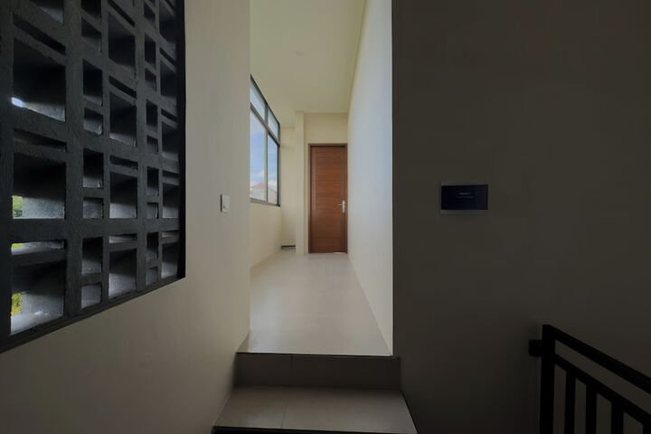 Room 34 of 81