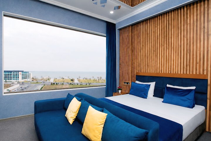 Corniche White City Hotel