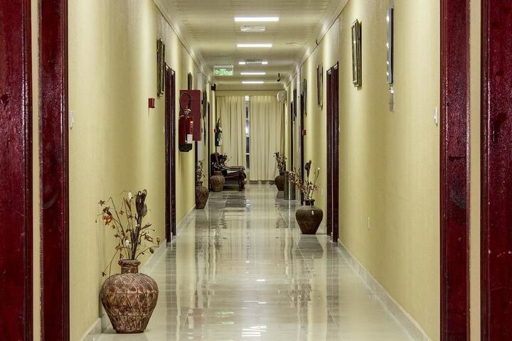 Ballroom/Hall 13 of 16