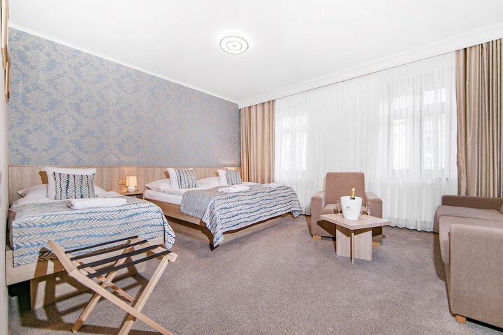 Room 16 of 42