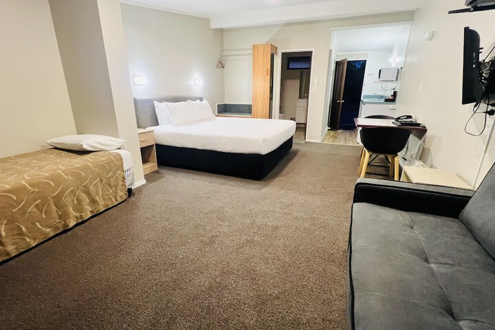 Room 10 of 26