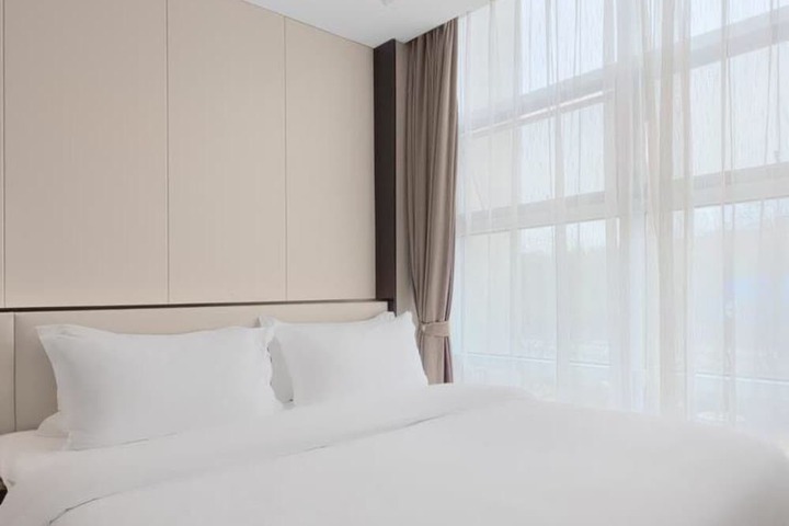 Room 10 of 34