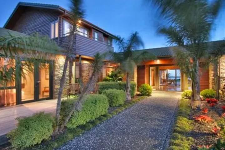 Peninsula Retreat Lodge