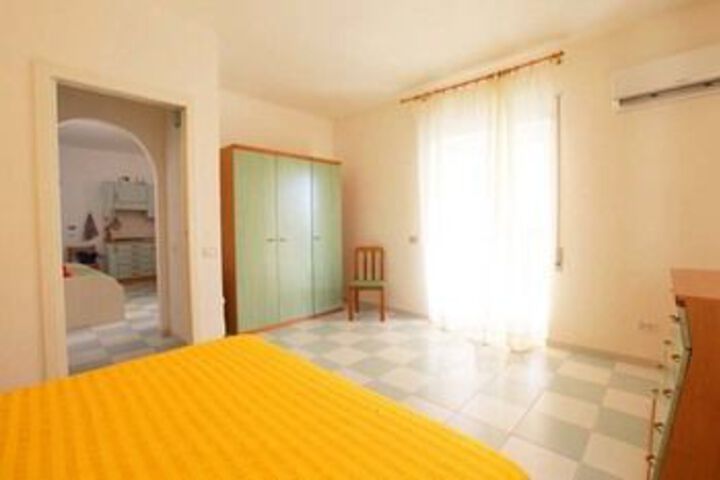 Room 10 of 35