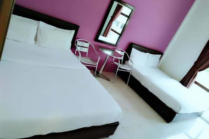 Room 6 of 27