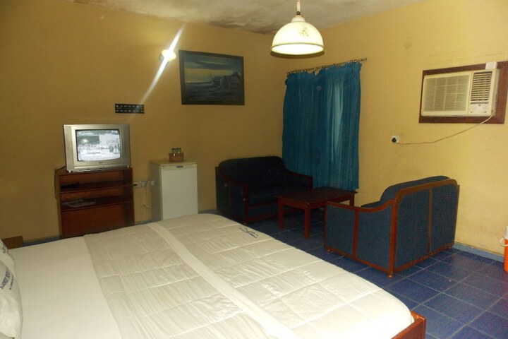 Room 11 of 17