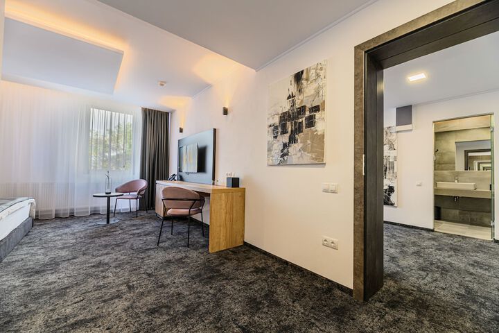Room 47 of 131