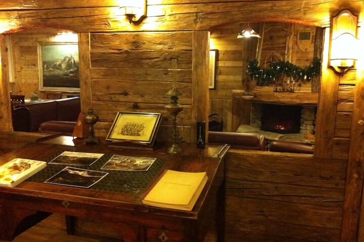 Business Center 14 of 23