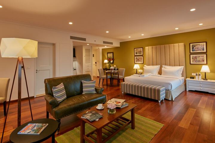 Room 3 of 49