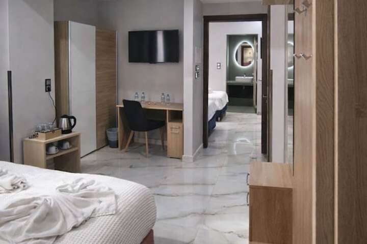 Room 45 of 120