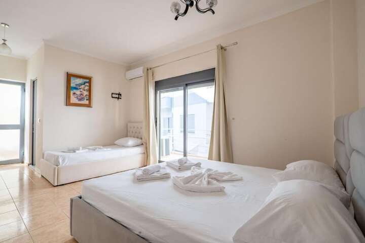 Room 7 of 22