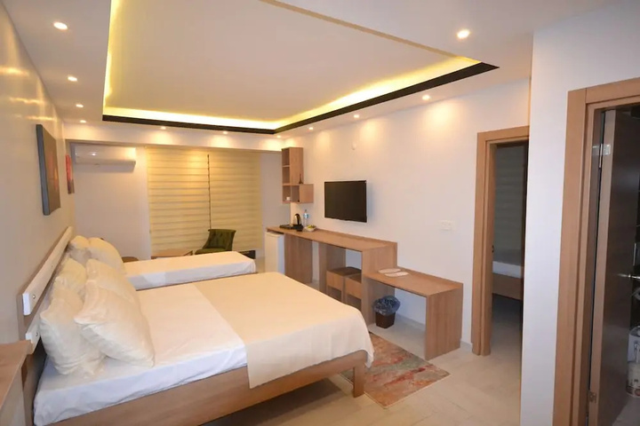 Room 3 of 13