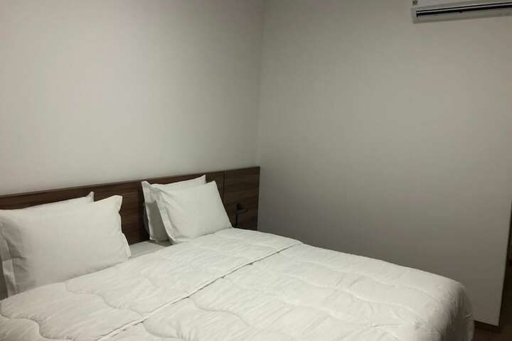 Room 11 of 25