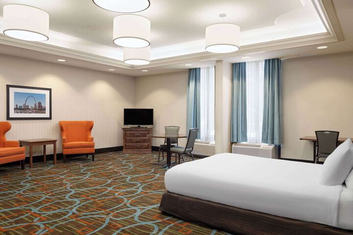 2 Queen Beds (2 of 14)