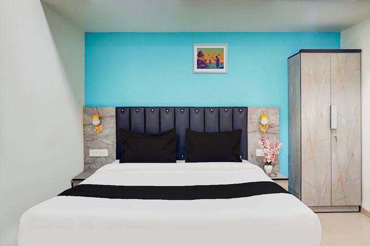 Room 18 of 32