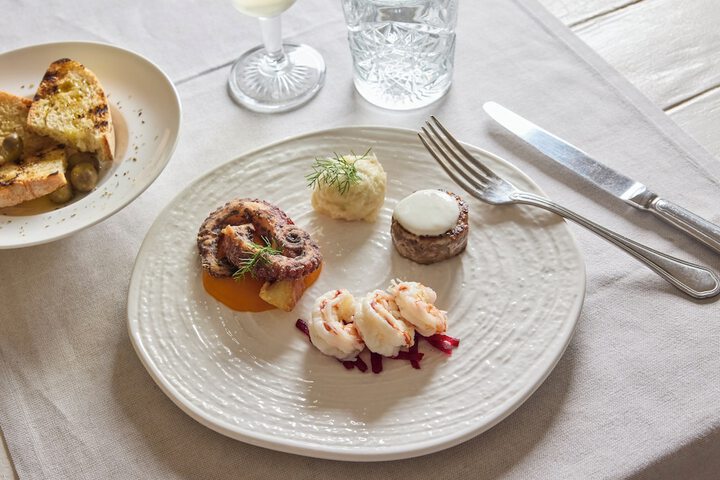 Dining 35 of 66