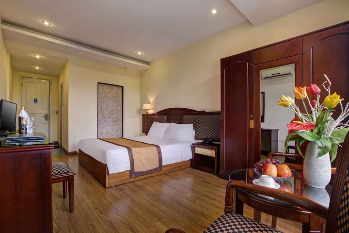Room 8 of 22