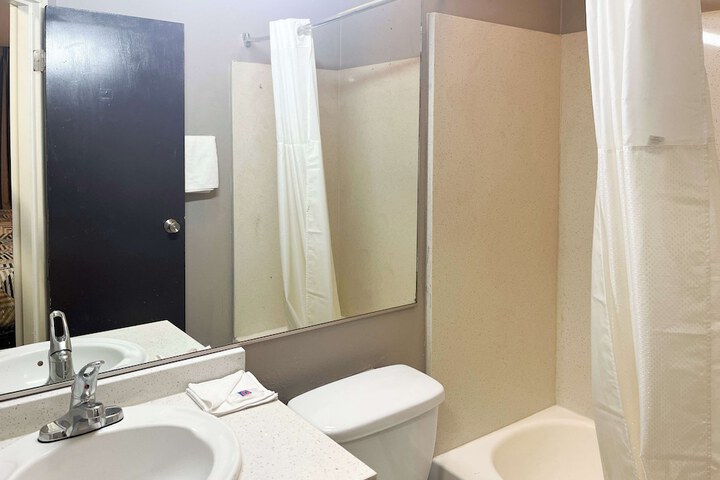 Room 16 of 22