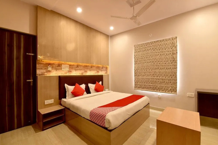 Room 3 of 16