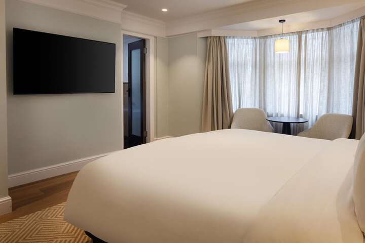 Room 65 of 170
