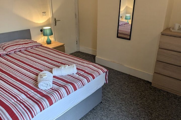 Room 7 of 27
