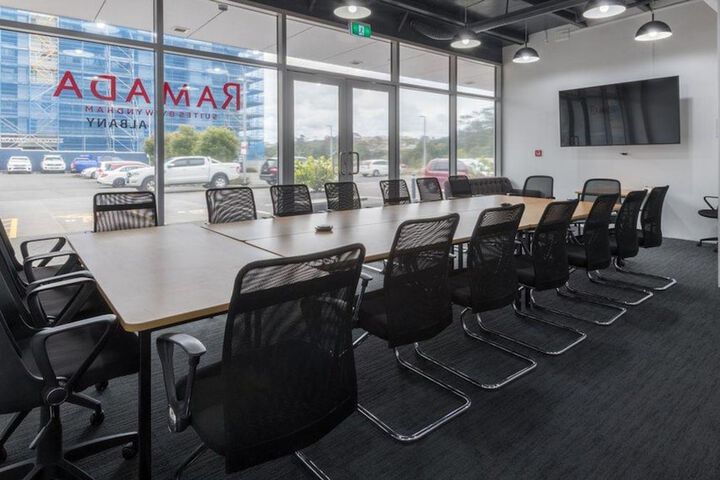 Business Center 63 of 68