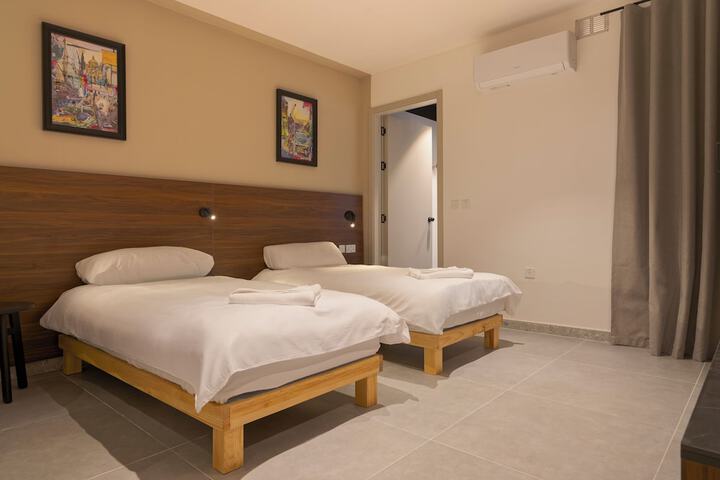 Room 22 of 42