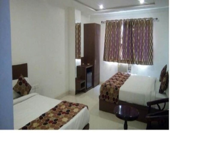 Room 3 of 25