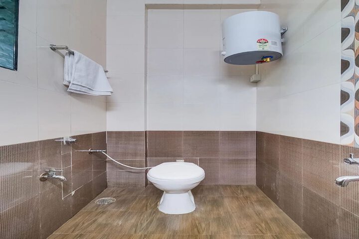 Room 9 of 15
