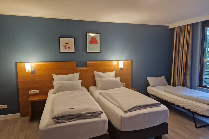 Room 27 of 171