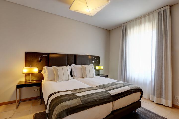 Room 4 of 188
