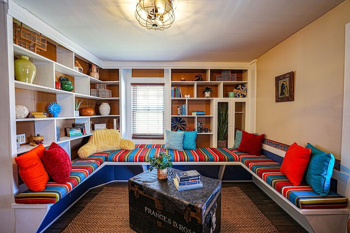 1 Queen Bed (8 of 40)