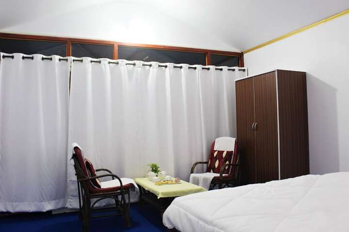 Room 2 of 9