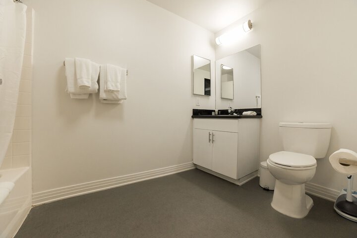 Room 1 of 65