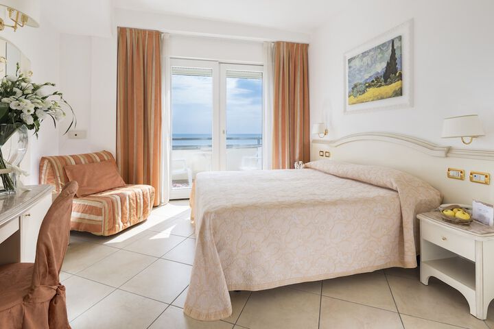 Room 8 of 24
