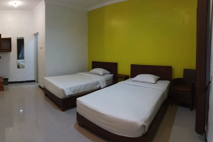 Room 3 of 20