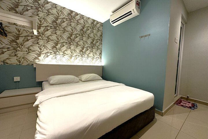 Room 15 of 21
