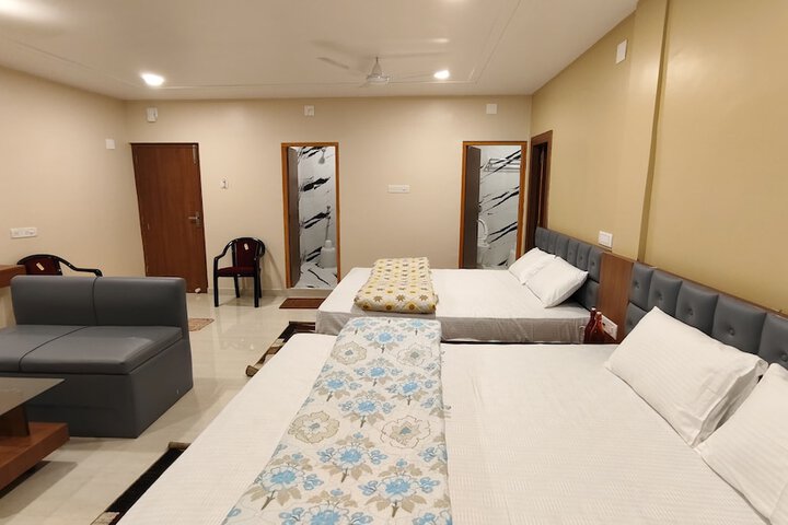 Room 9 of 28