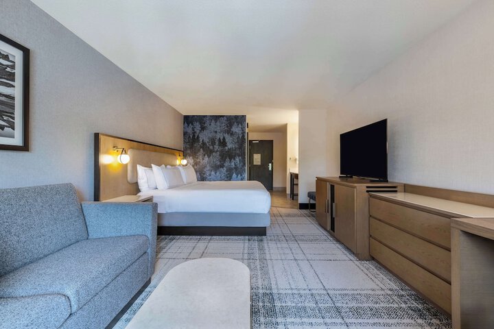 Room 13 of 72