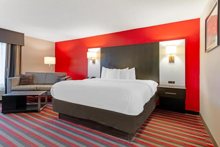 2 Queen Beds (1 of 13)
