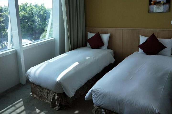 Room 12 of 46